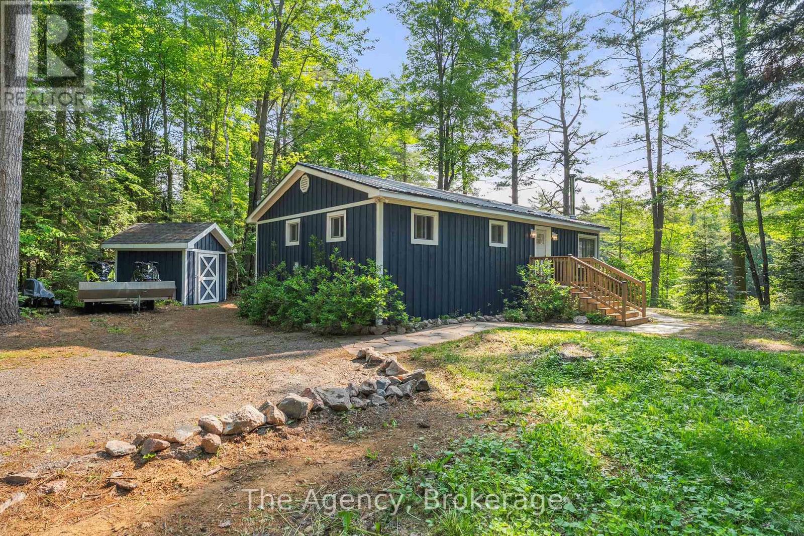 1333 Sherwood Forest Road, Bracebridge, Ontario  P1L 1X3 - Photo 1 - X12226593
