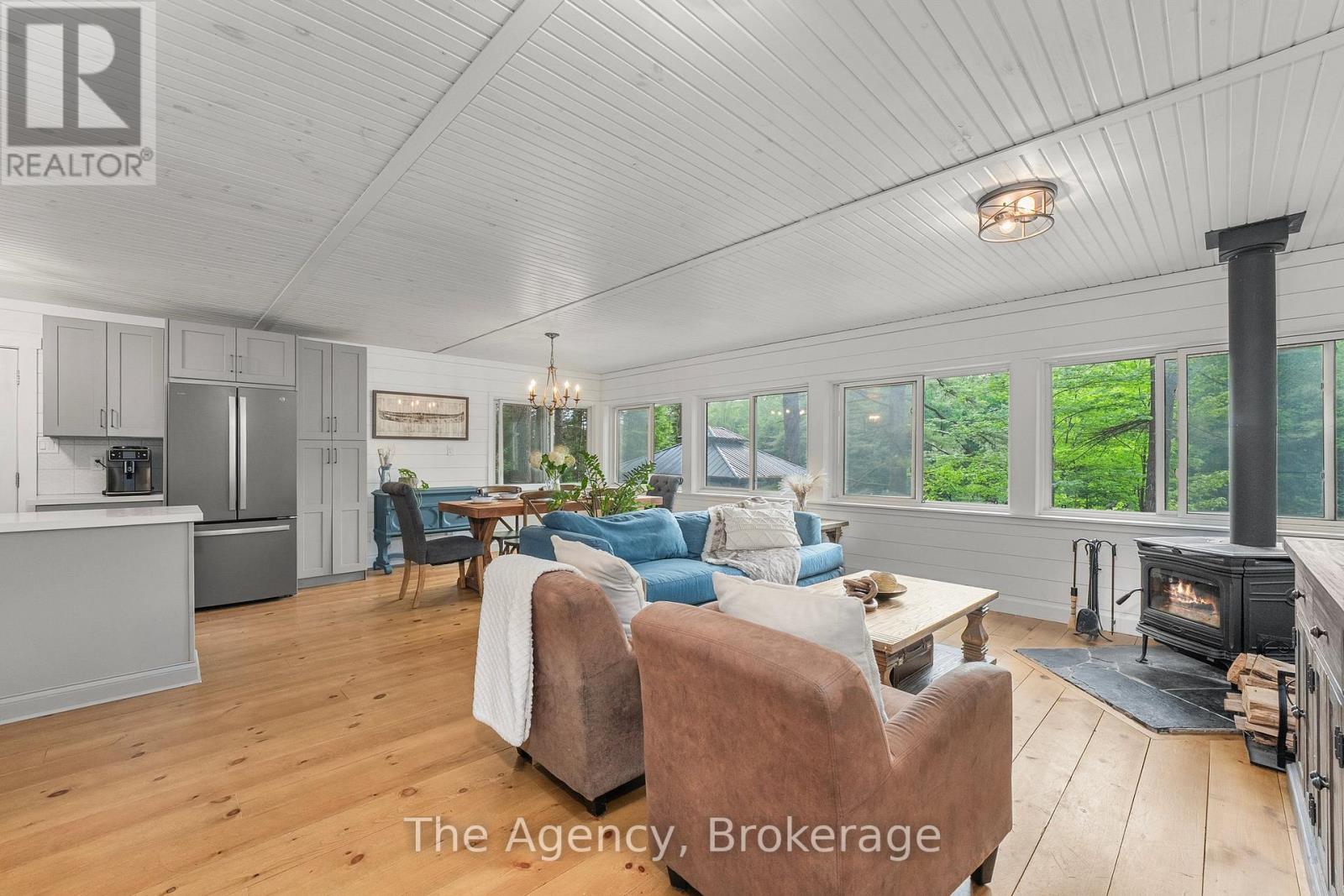 1333 Sherwood Forest Road, Bracebridge, Ontario  P1L 1X3 - Photo 3 - X12226593