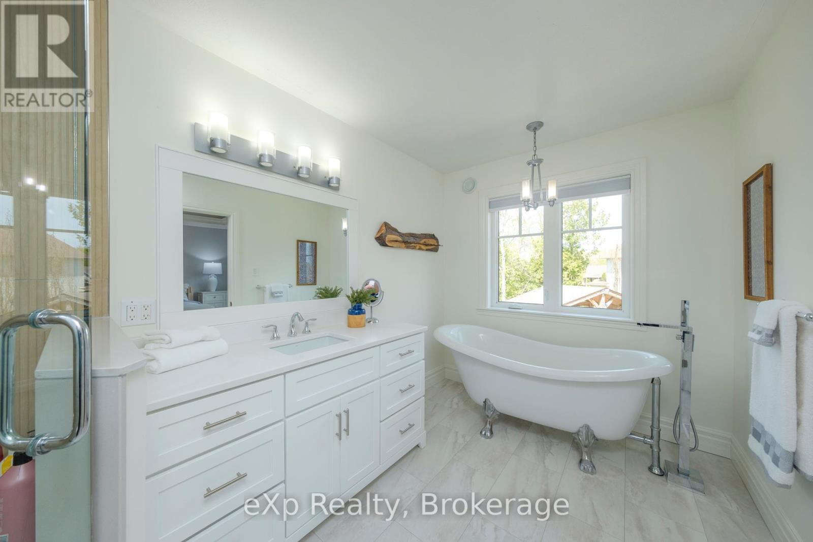 465 Creekwood Drive N, Saugeen Shores, Ontario  N0H 2L0 - Photo 32 - X12226775