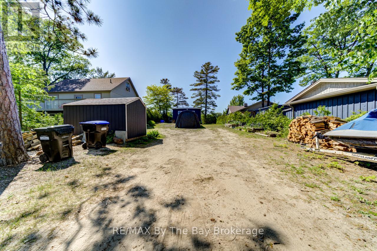 1250 River Road W, Wasaga Beach, Ontario  L9Z 2W6 - Photo 39 - S12226887