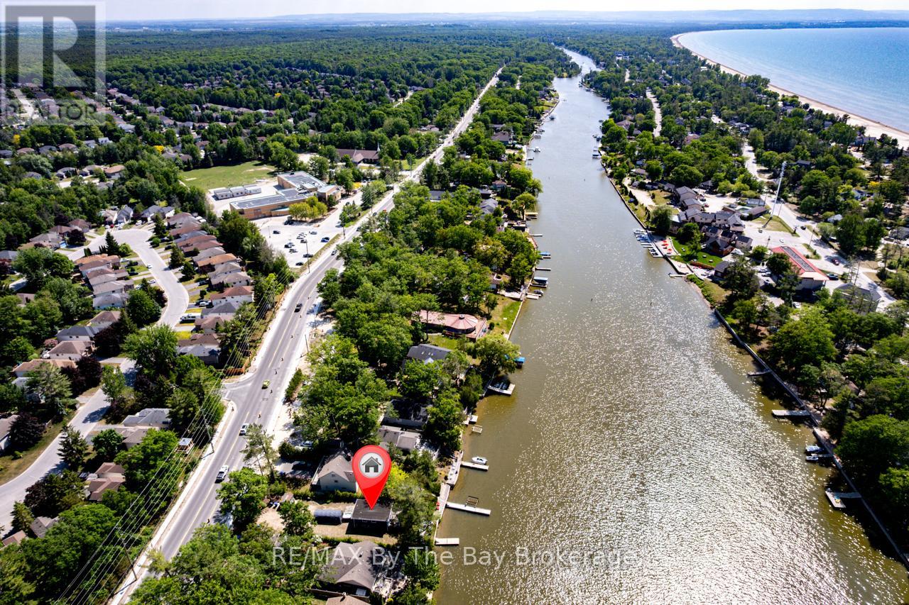 1250 River Road W, Wasaga Beach, Ontario  L9Z 2W6 - Photo 41 - S12226887