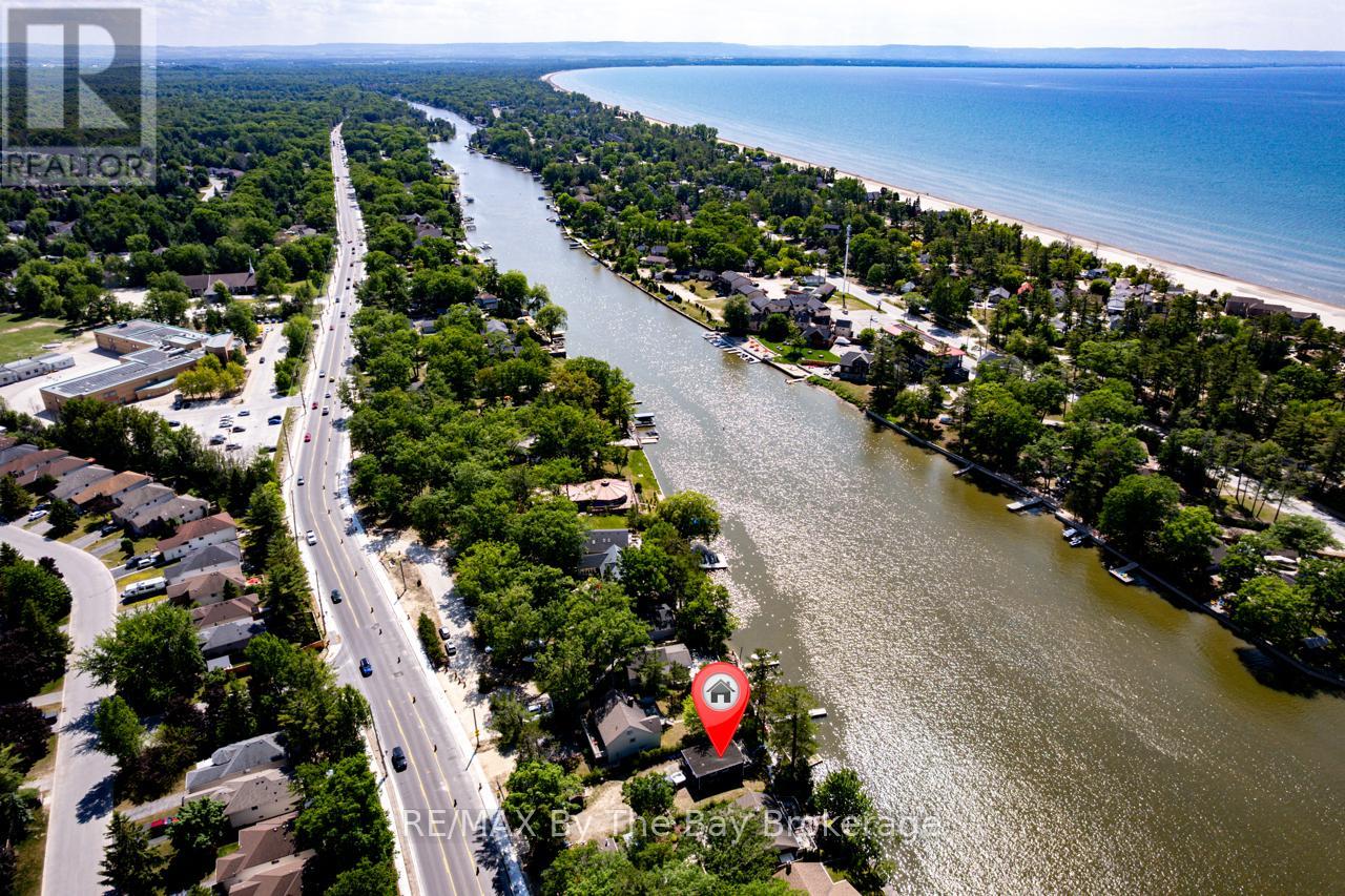 1250 River Road W, Wasaga Beach, Ontario  L9Z 2W6 - Photo 42 - S12226887