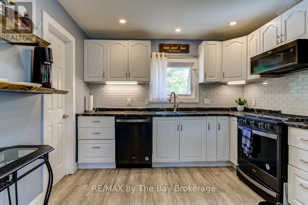 1250 River Road W, Wasaga Beach, Ontario  L9Z 2W6 - Photo 6 - S12226887