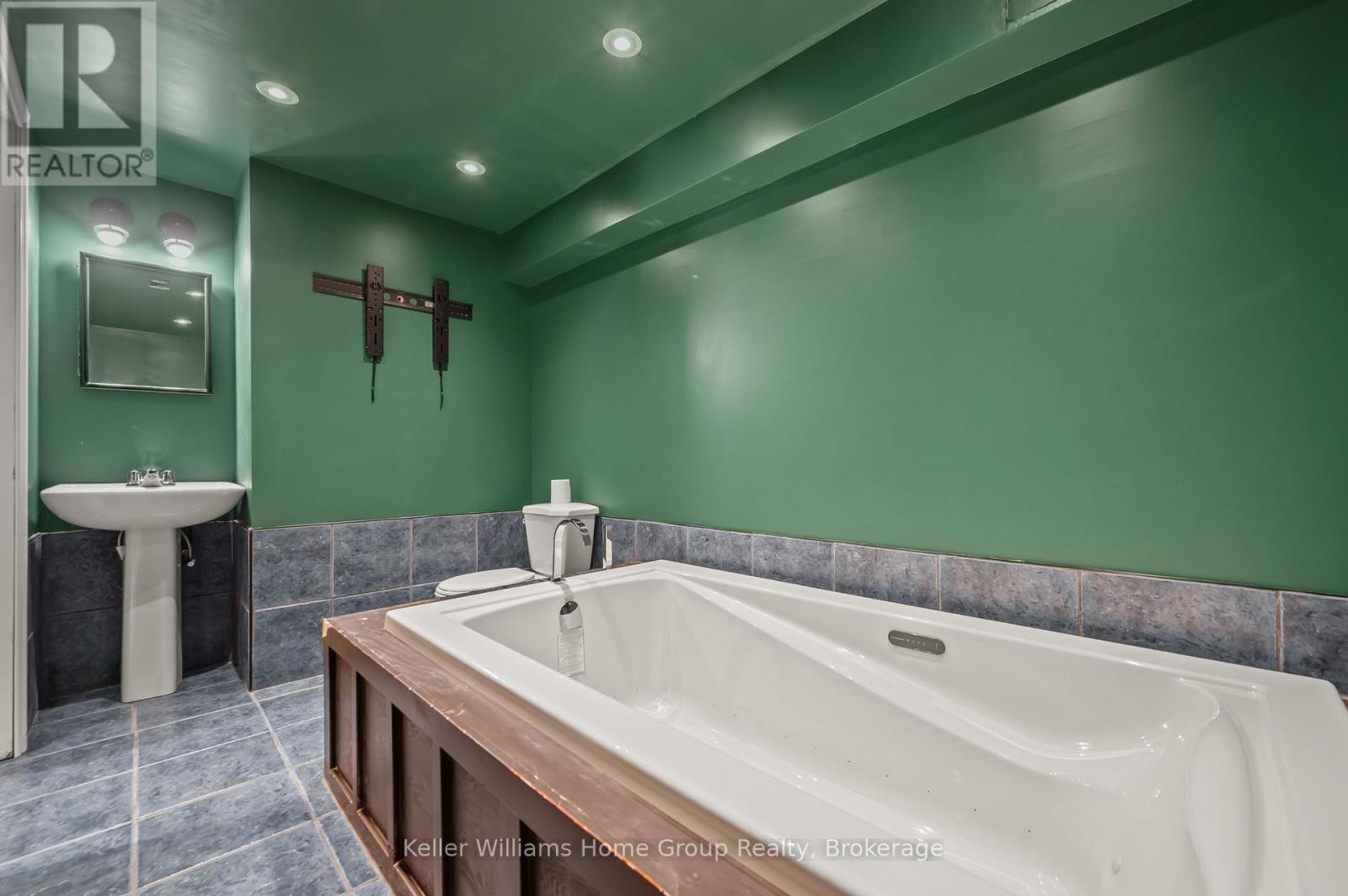 159 E Mill Street, Centre Wellington, Ontario  N0B 1S0 - Photo 24 - X12226834