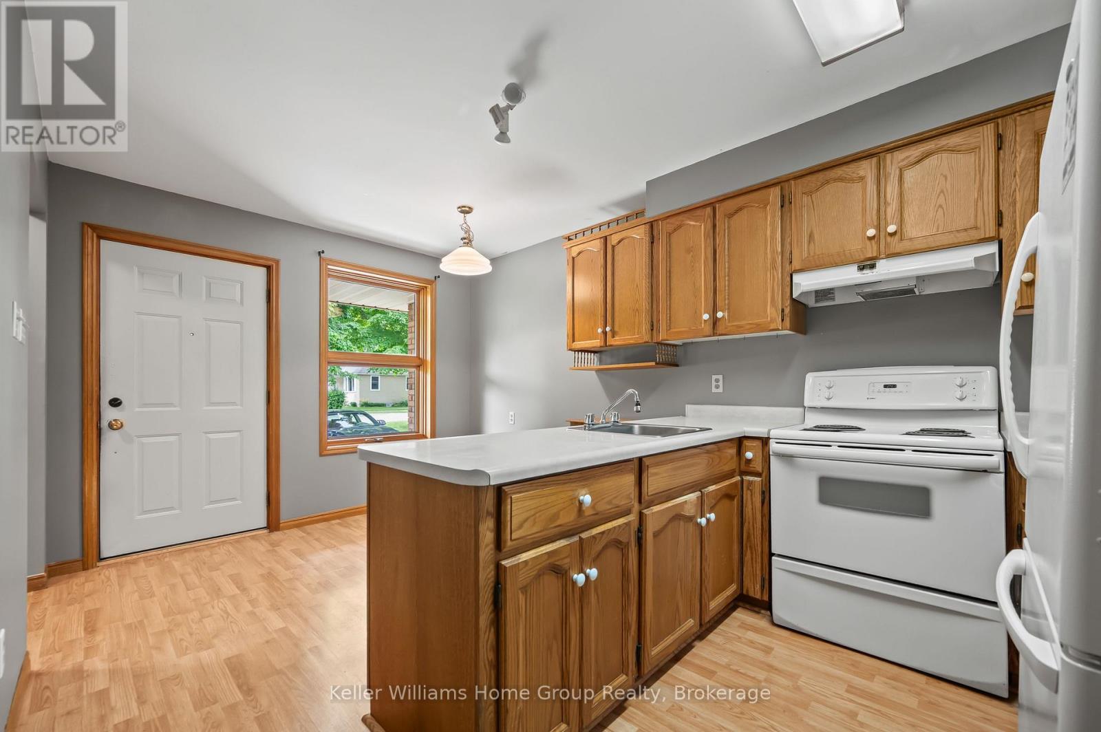 159 E Mill Street, Centre Wellington, Ontario  N0B 1S0 - Photo 7 - X12226834