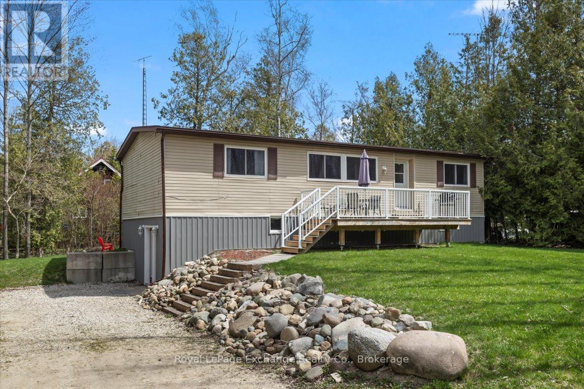 184 Scotts Point Road, Kincardine, Ontario  N0G 2T0 - Photo 1 - X12226929