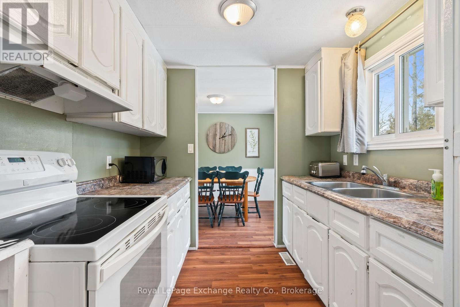 184 Scotts Point Road, Kincardine, Ontario  N0G 2T0 - Photo 7 - X12226929