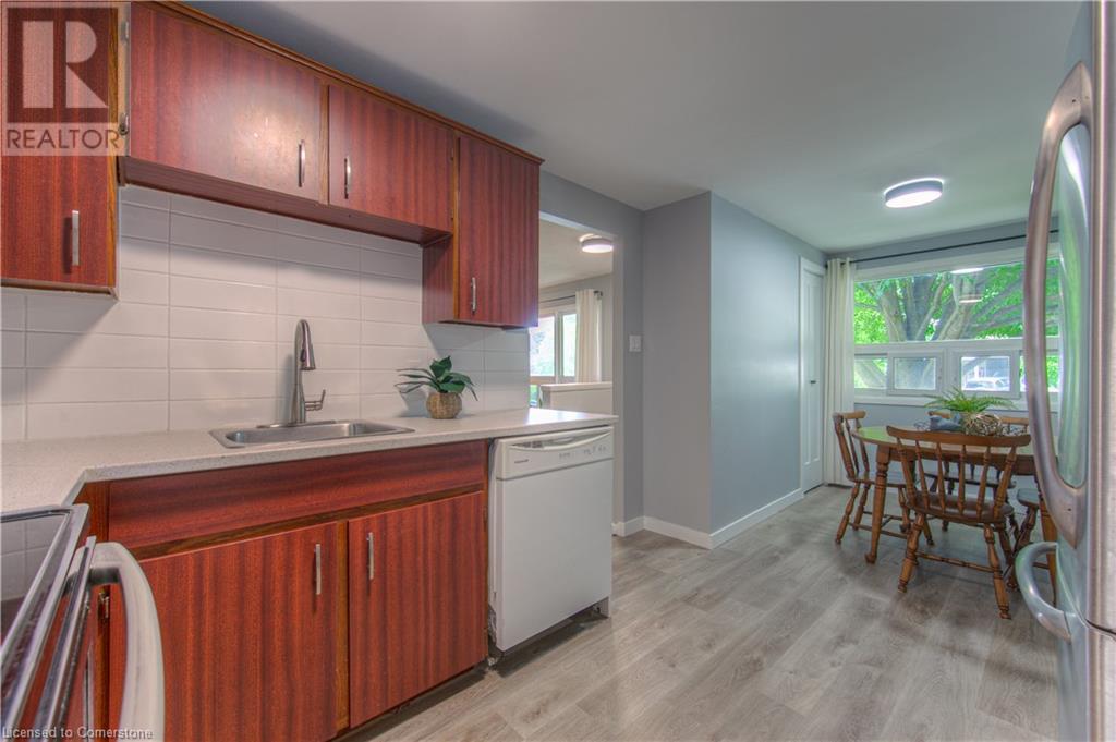 133 Christopher Drive, Waterloo, Ontario  N2J 4J6 - Photo 8 - 40741482