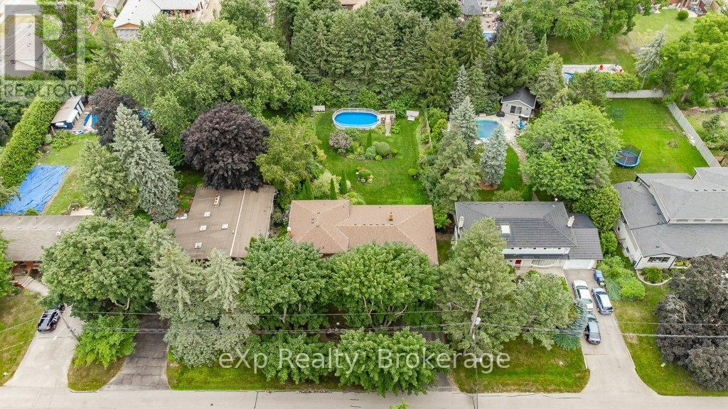8 Malvern Crescent, Guelph, Ontario  N1L 1G8 - Photo 1 - X12227012