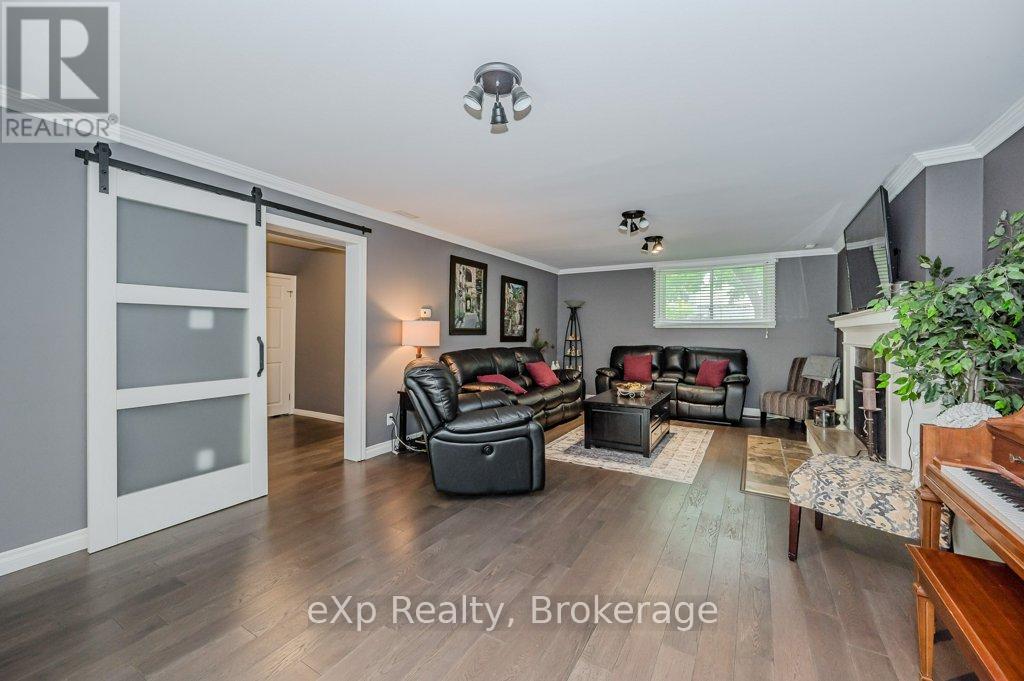 8 Malvern Crescent, Guelph, Ontario  N1L 1G8 - Photo 24 - X12227012