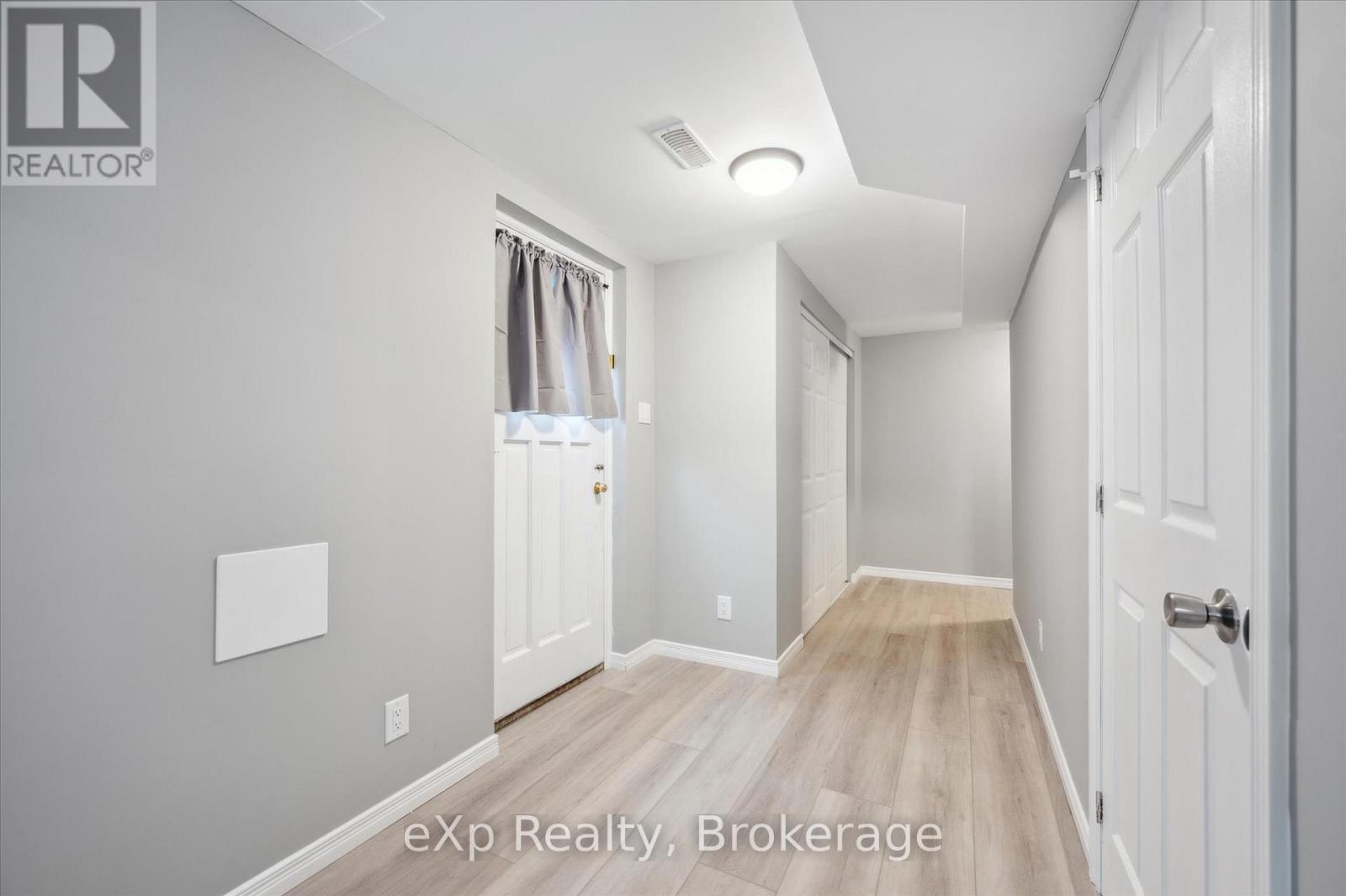 8 Malvern Crescent, Guelph, Ontario  N1L 1G8 - Photo 34 - X12227012