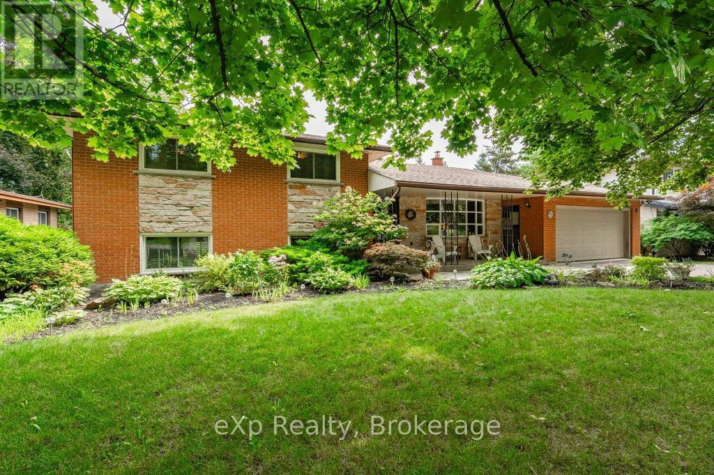 8 Malvern Crescent, Guelph, Ontario  N1L 1G8 - Photo 4 - X12227012