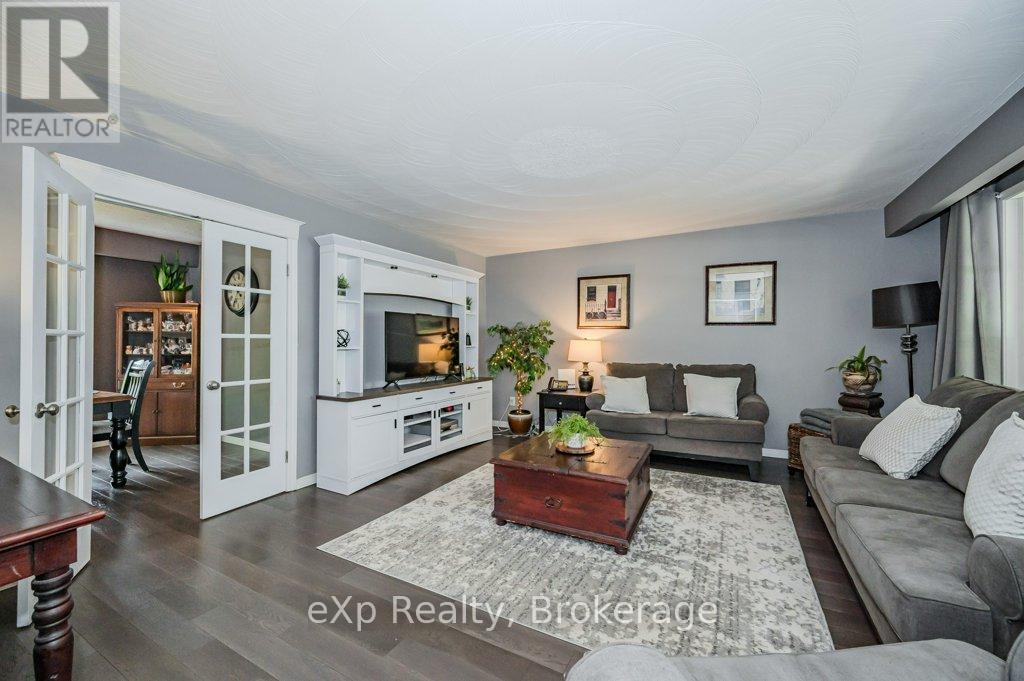 8 Malvern Crescent, Guelph, Ontario  N1L 1G8 - Photo 6 - X12227012