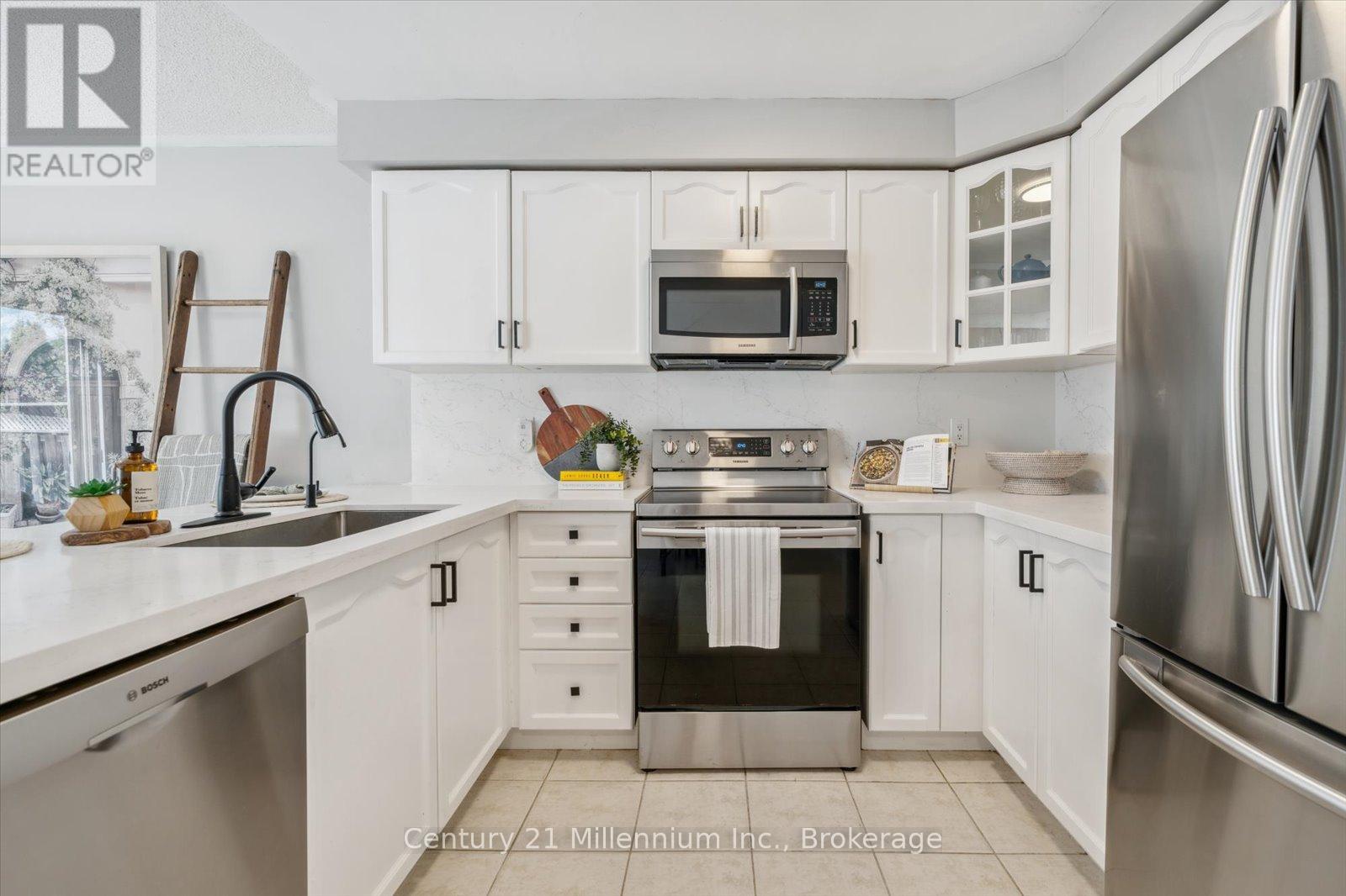 25 Hammill Heights, East Gwillimbury, Ontario  L0G 1M0 - Photo 17 - N12227126