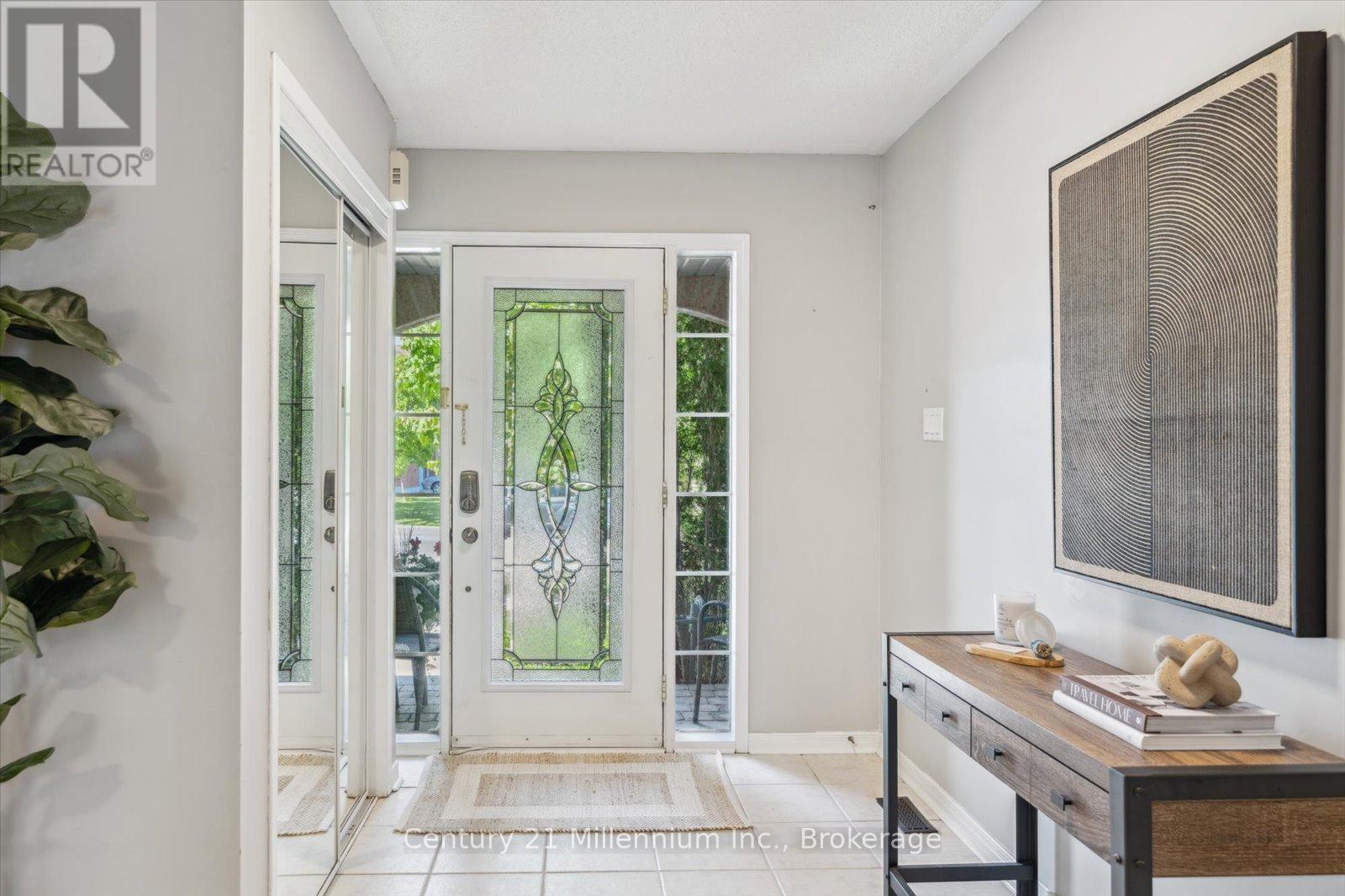25 Hammill Heights, East Gwillimbury, Ontario  L0G 1M0 - Photo 5 - N12227126