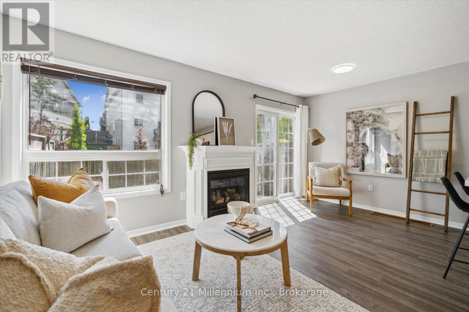 25 Hammill Heights, East Gwillimbury, Ontario  L0G 1M0 - Photo 8 - N12227126