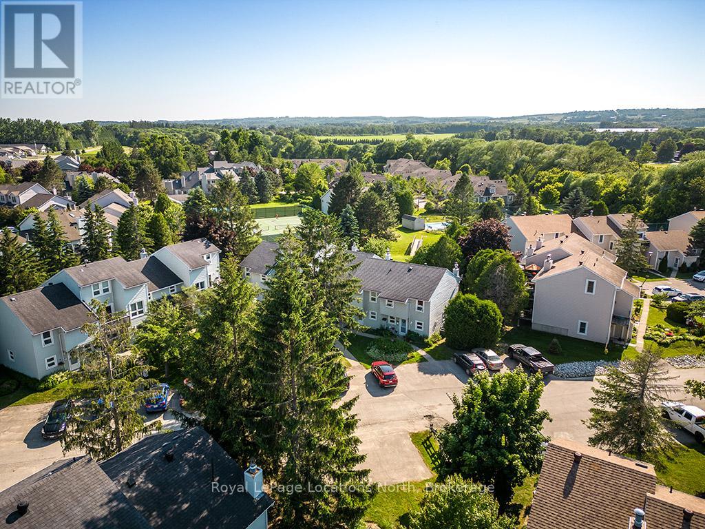 64 - 127 Alfred Street W, Blue Mountains, Ontario  N0H 2P0 - Photo 2 - X12227080