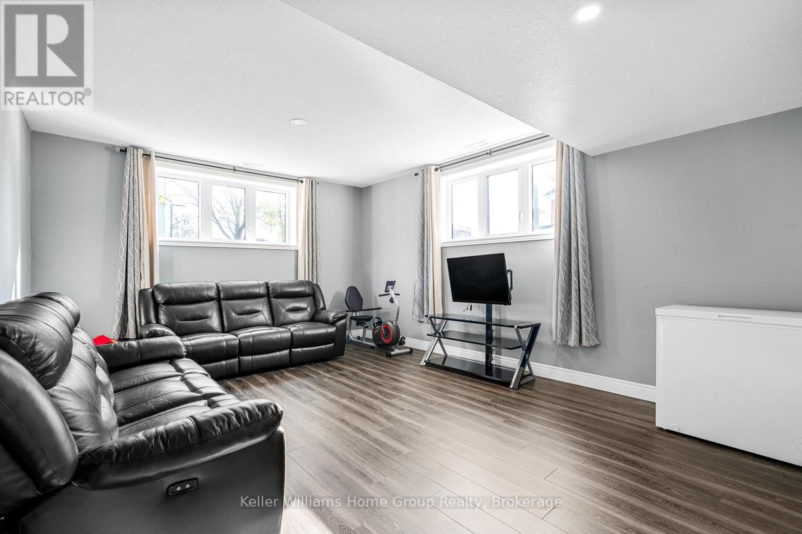 202 Ellen Street, North Perth, Ontario  N0G 1B0 - Photo 18 - X12227169