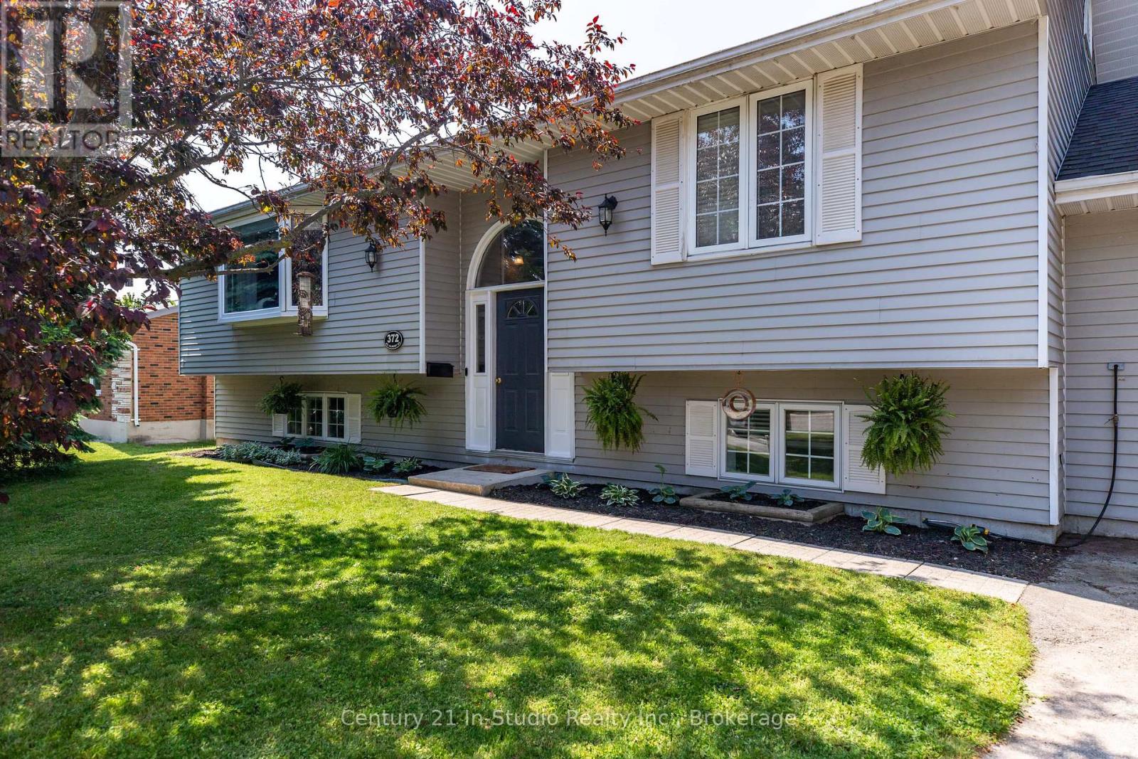 372 St Albert Street, Kincardine, Ontario  N2Z 2V3 - Photo 2 - X12227177