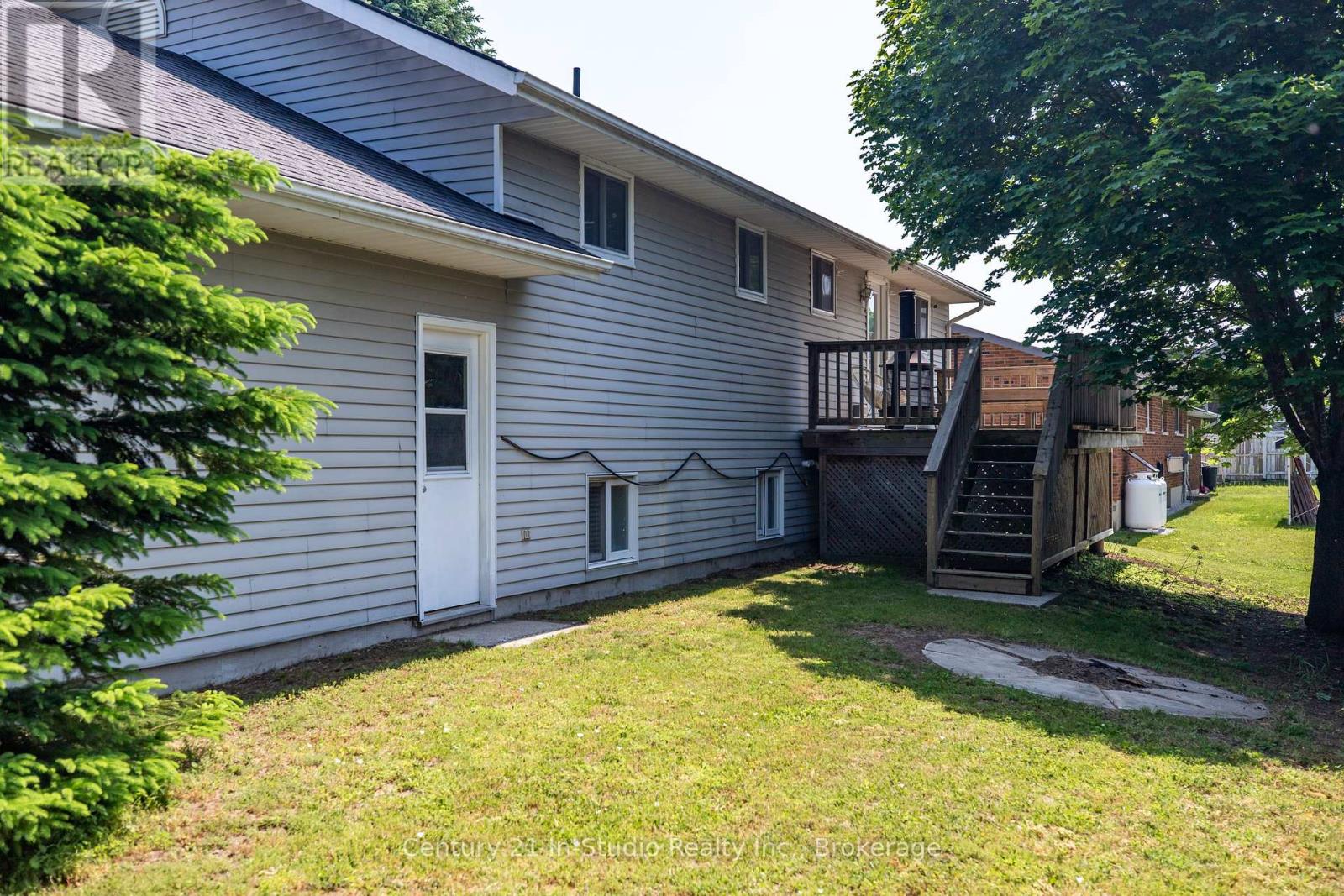 372 St Albert Street, Kincardine, Ontario  N2Z 2V3 - Photo 6 - X12227177