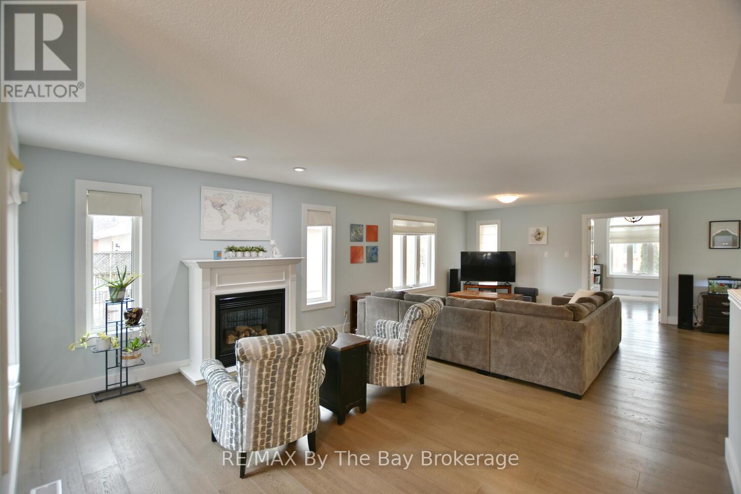 424 Ramblewood Drive, Wasaga Beach, Ontario  L9Z 1P3 - Photo 11 - S12227411