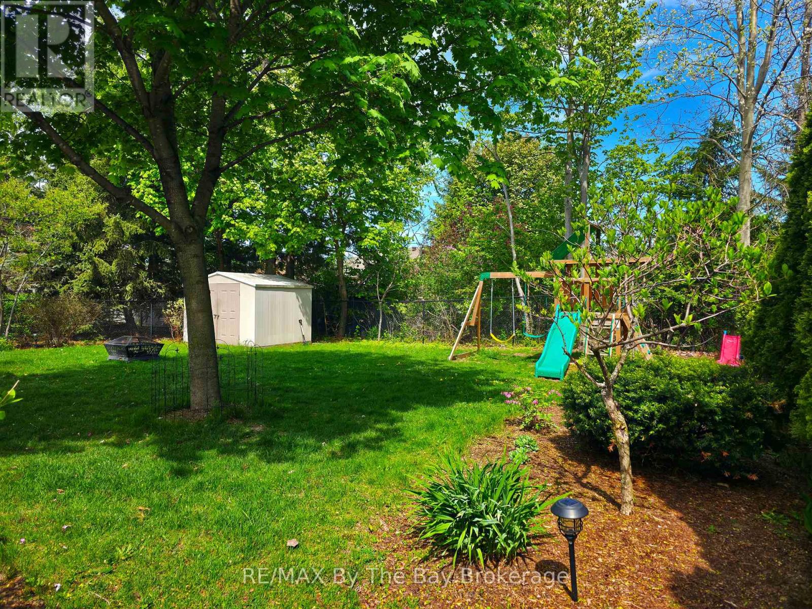 424 Ramblewood Drive, Wasaga Beach, Ontario  L9Z 1P3 - Photo 31 - S12227411