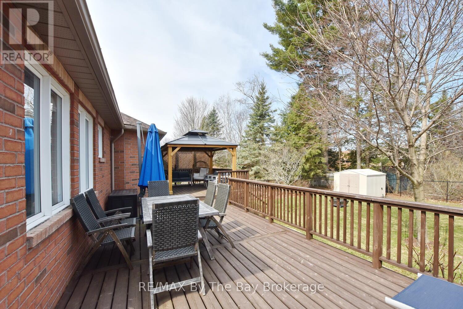 424 Ramblewood Drive, Wasaga Beach, Ontario  L9Z 1P3 - Photo 38 - S12227411