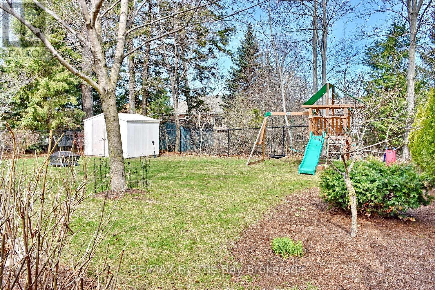 424 Ramblewood Drive, Wasaga Beach, Ontario  L9Z 1P3 - Photo 40 - S12227411