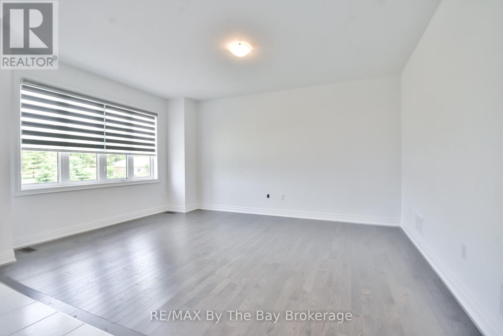 4 Misty Ridge Road, Wasaga Beach, Ontario  L9Z 0R8 - Photo 15 - S12227420