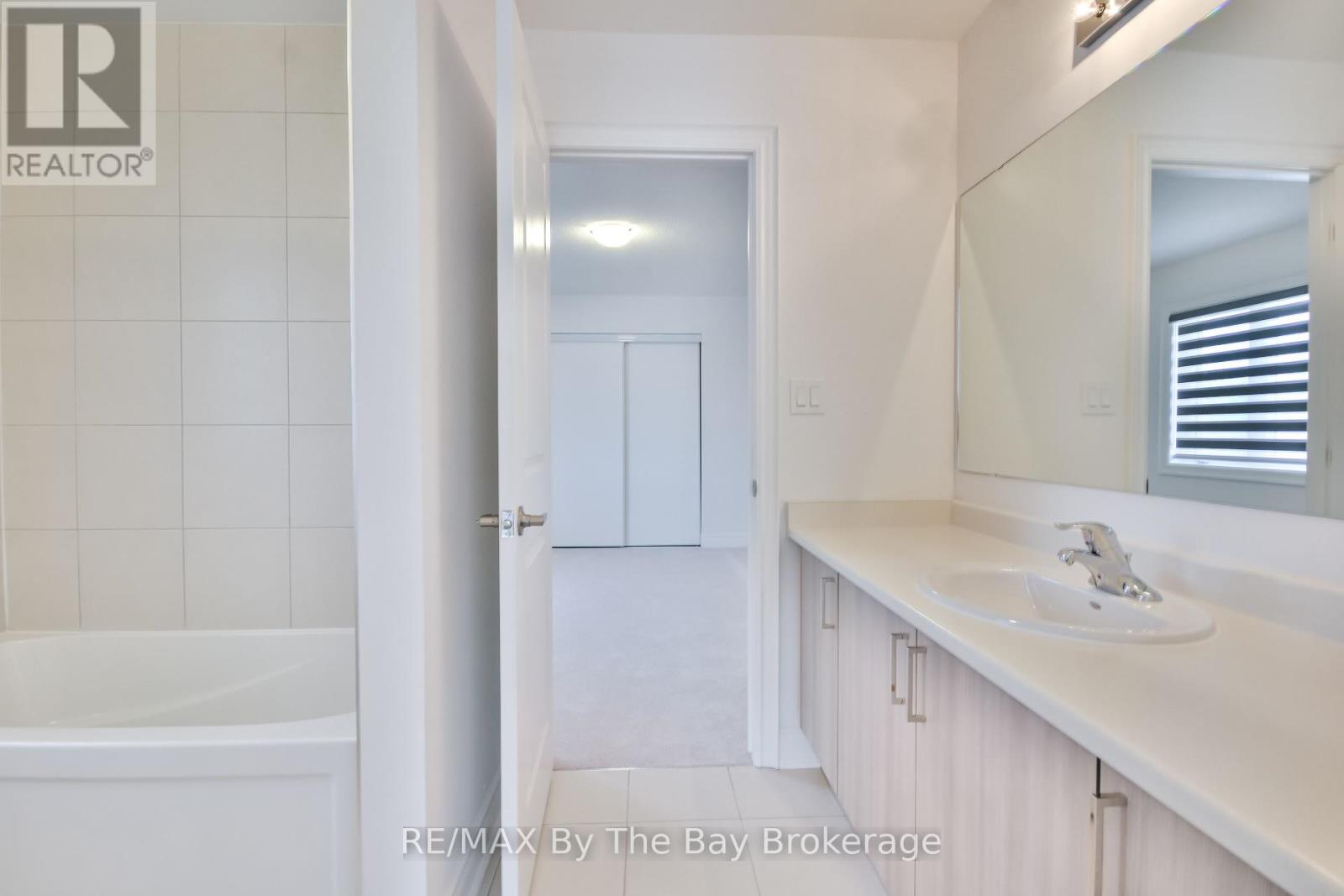 4 Misty Ridge Road, Wasaga Beach, Ontario  L9Z 0R8 - Photo 32 - S12227420