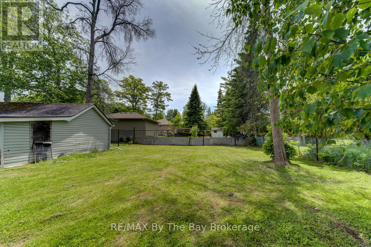 58 47th Street S, Wasaga Beach, Ontario  L9Z 1Y6 - Photo 32 - S12227440