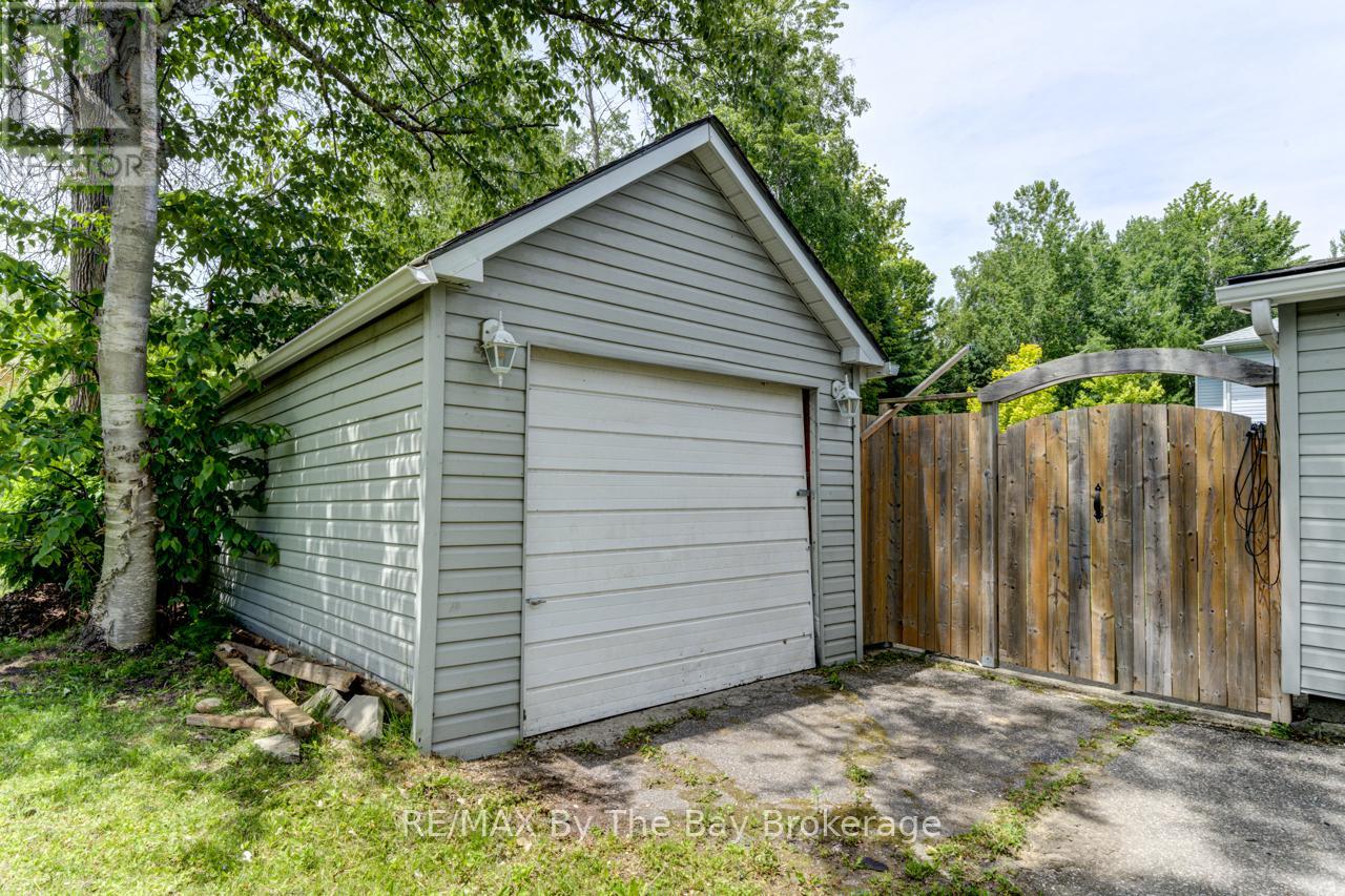58 47th Street S, Wasaga Beach, Ontario  L9Z 1Y6 - Photo 33 - S12227440