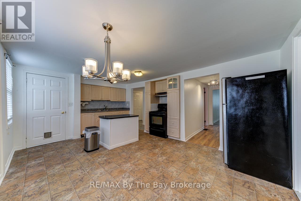 58 47th Street S, Wasaga Beach, Ontario  L9Z 1Y6 - Photo 9 - S12227440