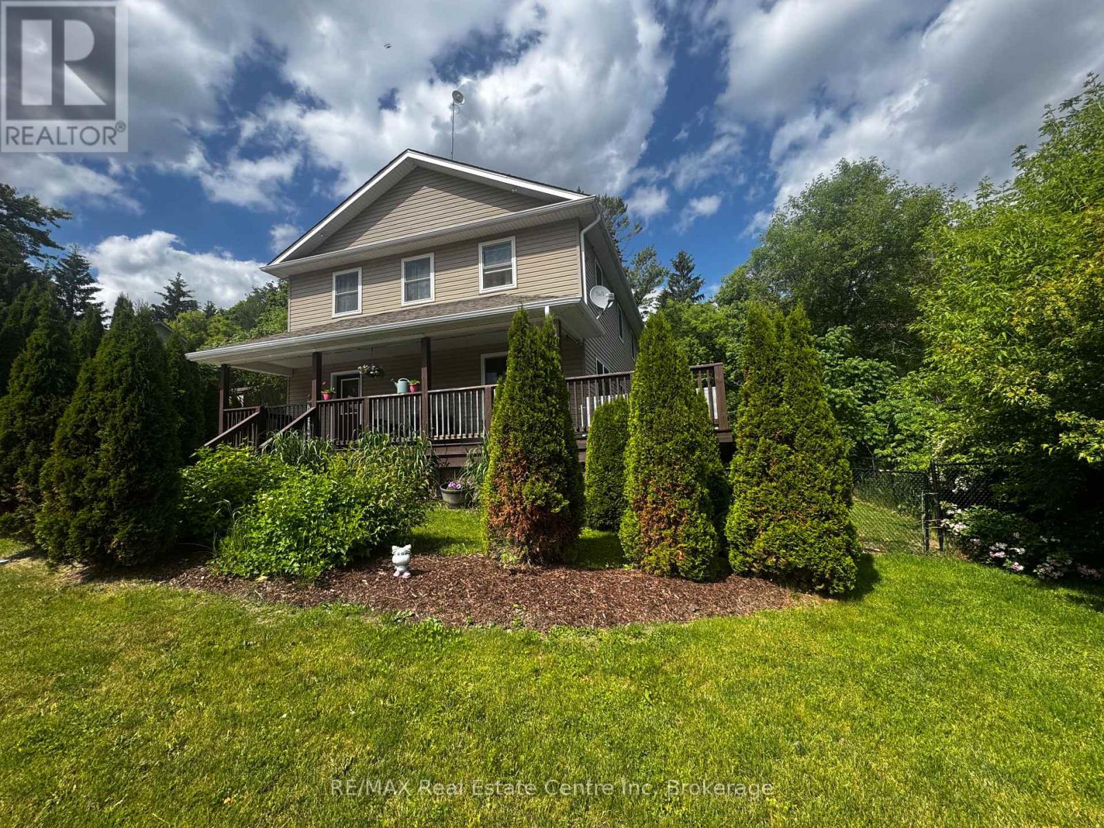 49 North Broadway Street, Centre Wellington, Ontario  N0B 1J0 - Photo 1 - X12227316