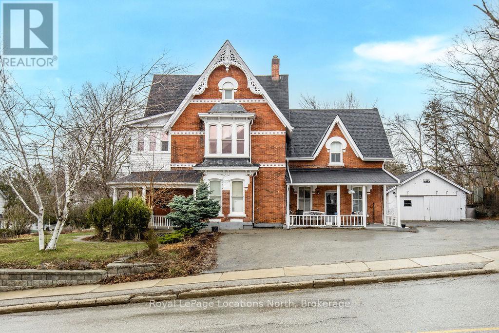 3 PEEL STREET, Barrie, Ontario