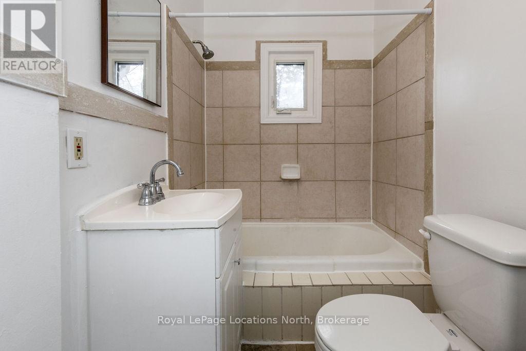 3 Peel Street, Barrie, Ontario  L4M 3K7 - Photo 28 - S12227623