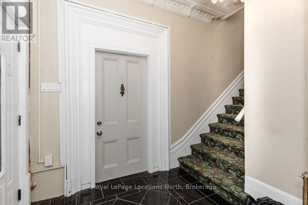 3 Peel Street, Barrie, Ontario  L4M 3K7 - Photo 5 - S12227623