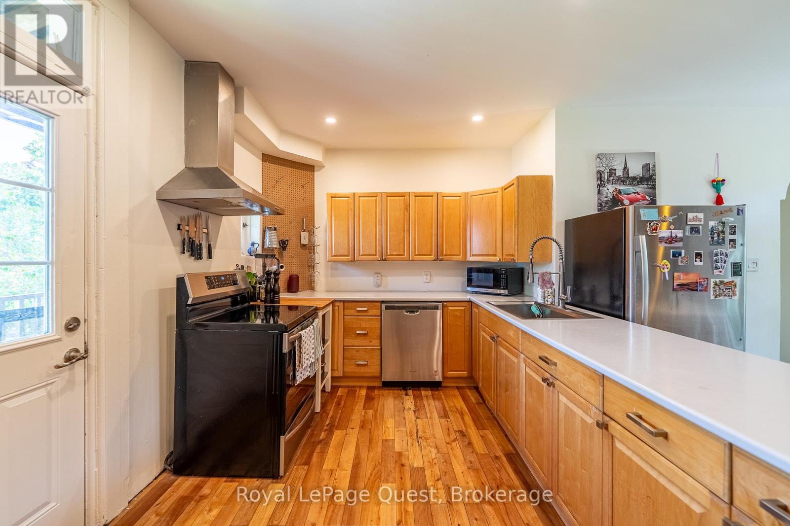 120 Brant Street E, Orillia, Ontario  L3V 1Z2 - Photo 17 - S12227647