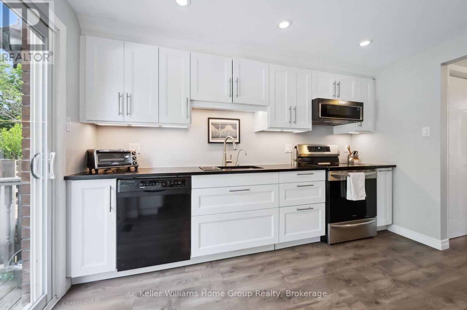 34 Walman Drive, Guelph, Ontario  N1G 4G5 - Photo 9 - X12227564