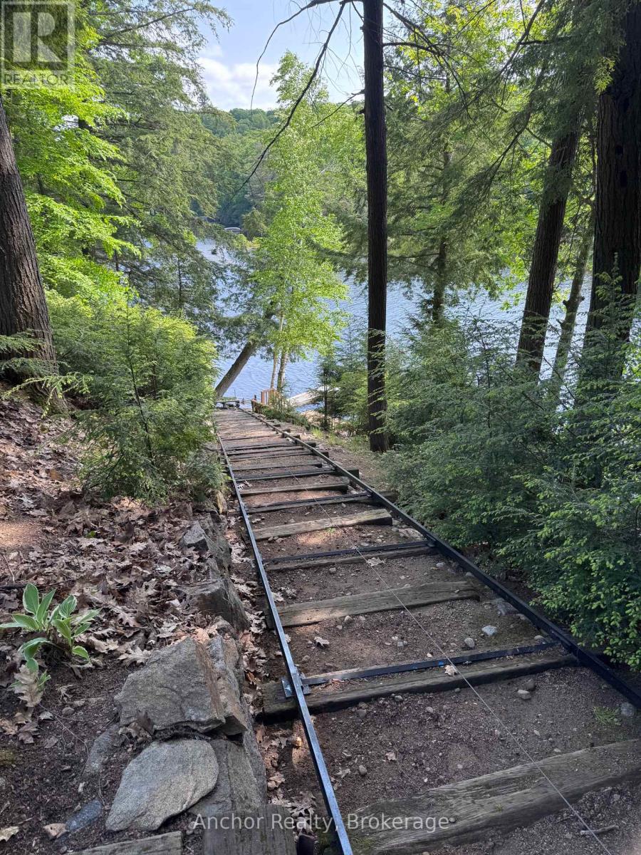 10469 Little Hawk Lake, Algonquin Highlands, Ontario  K0M 1S0 - Photo 16 - X12227784
