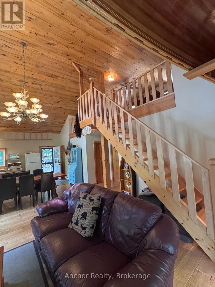 10469 Little Hawk Lake, Algonquin Highlands, Ontario  K0M 1S0 - Photo 34 - X12227784
