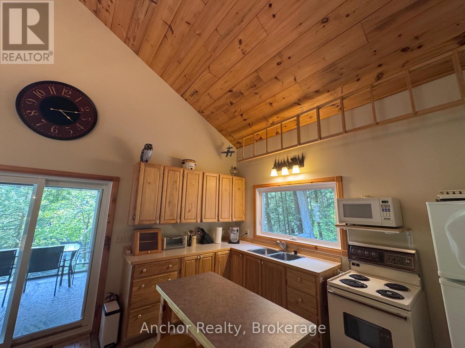 10469 Little Hawk Lake, Algonquin Highlands, Ontario  K0M 1S0 - Photo 35 - X12227784