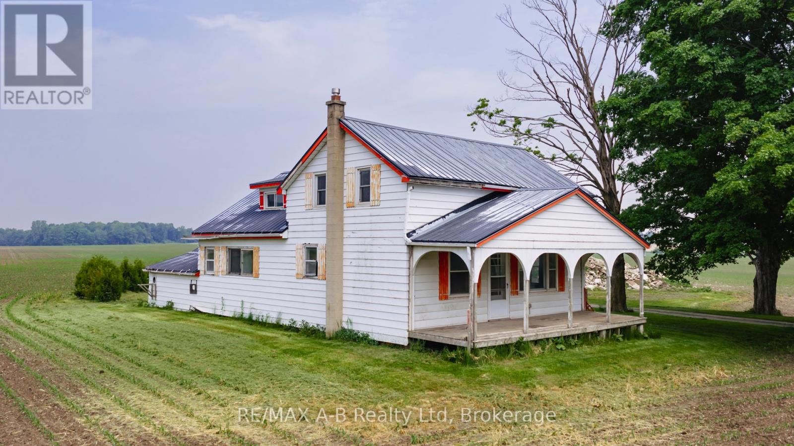 17570 Elginfield Road, Perth South, Ontario  N4X 1C6 - Photo 2 - X12227928
