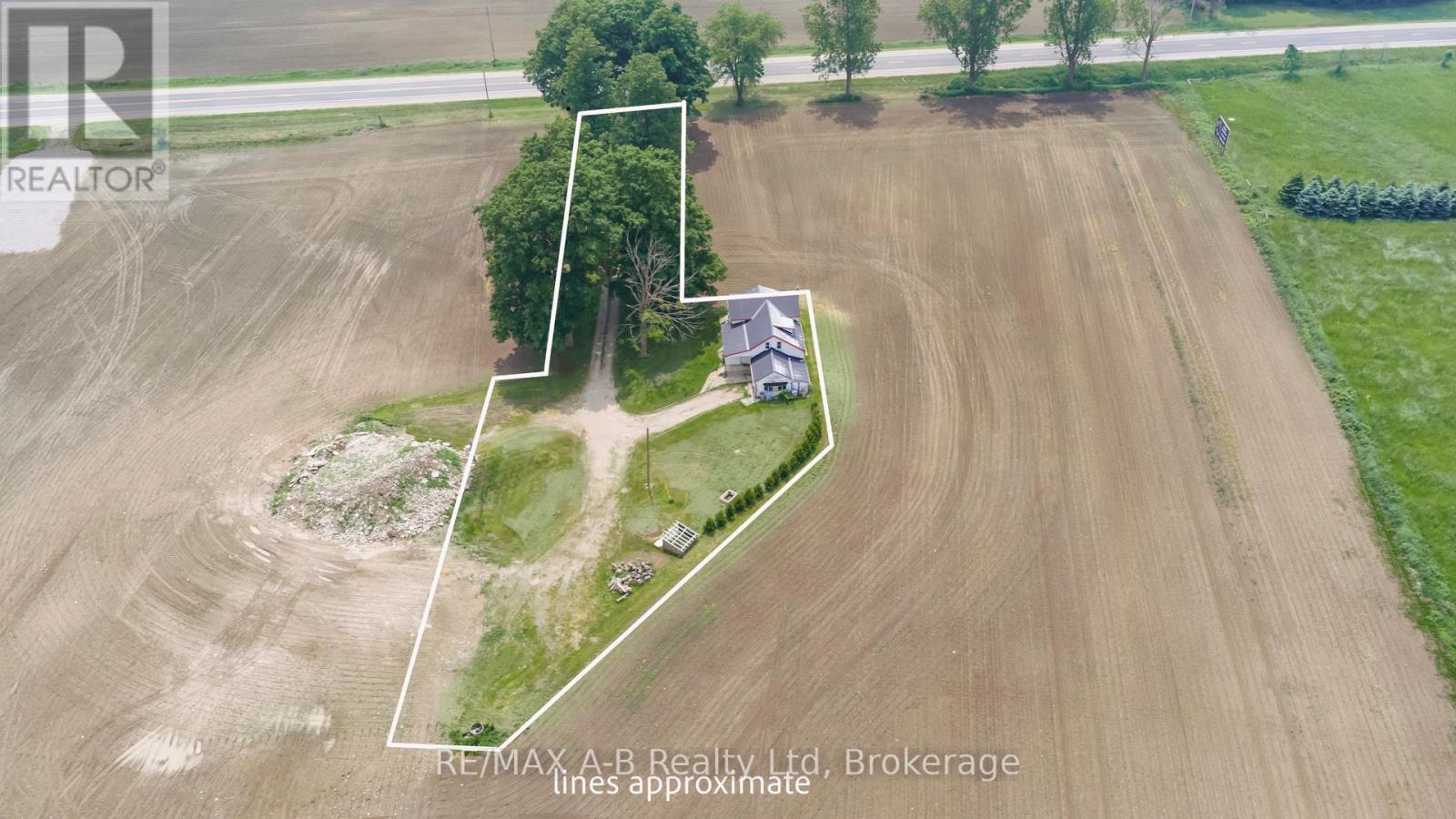17570 Elginfield Road, Perth South, Ontario  N4X 1C6 - Photo 27 - X12227928