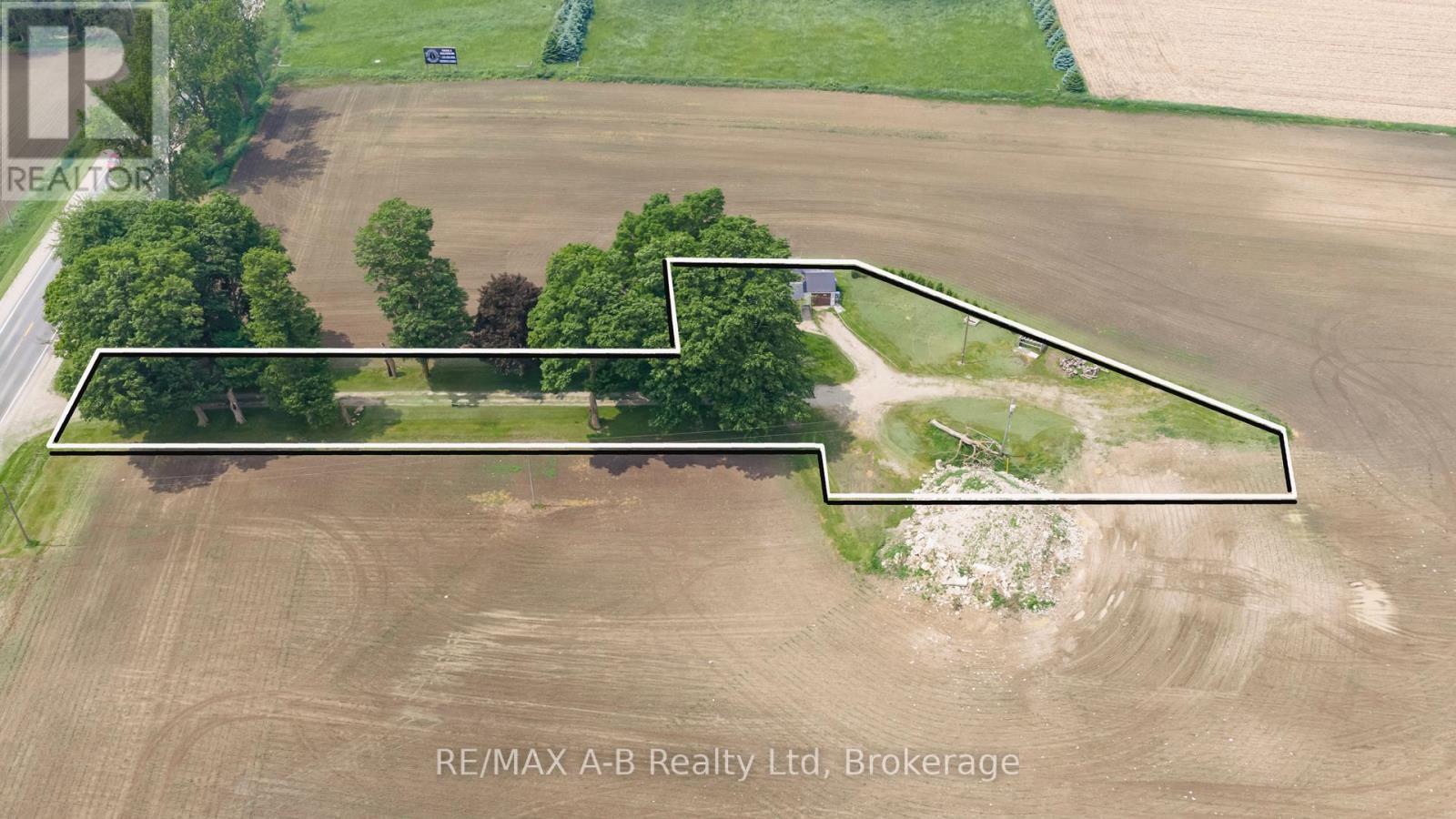 17570 Elginfield Road, Perth South, Ontario  N4X 1C6 - Photo 28 - X12227928