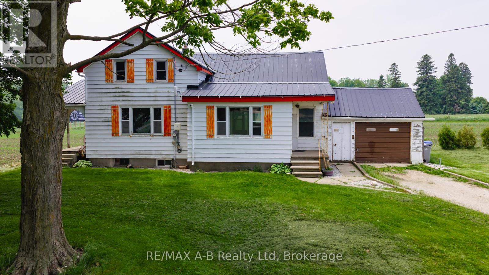 17570 Elginfield Road, Perth South, Ontario  N4X 1C6 - Photo 3 - X12227928