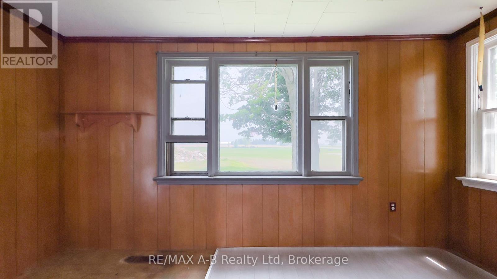 17570 Elginfield Road, Perth South, Ontario  N4X 1C6 - Photo 6 - X12227928