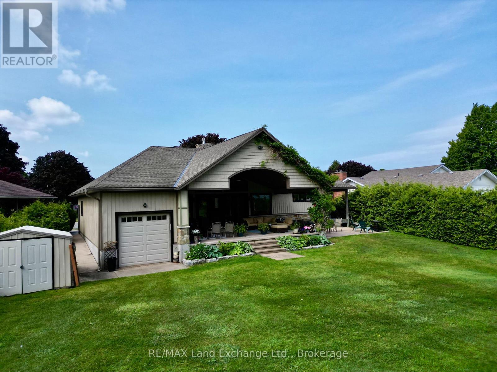 203 Campbell Crescent, Kincardine, Ontario  N2Z 1B9 - Photo 2 - X12228048