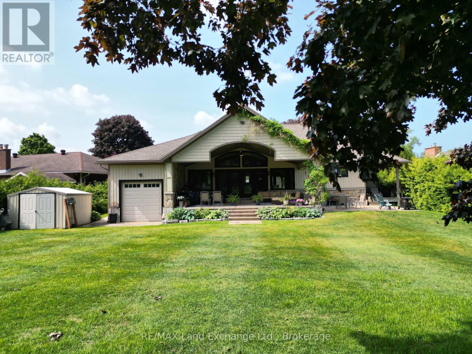 203 Campbell Crescent, Kincardine, Ontario  N2Z 1B9 - Photo 3 - X12228048