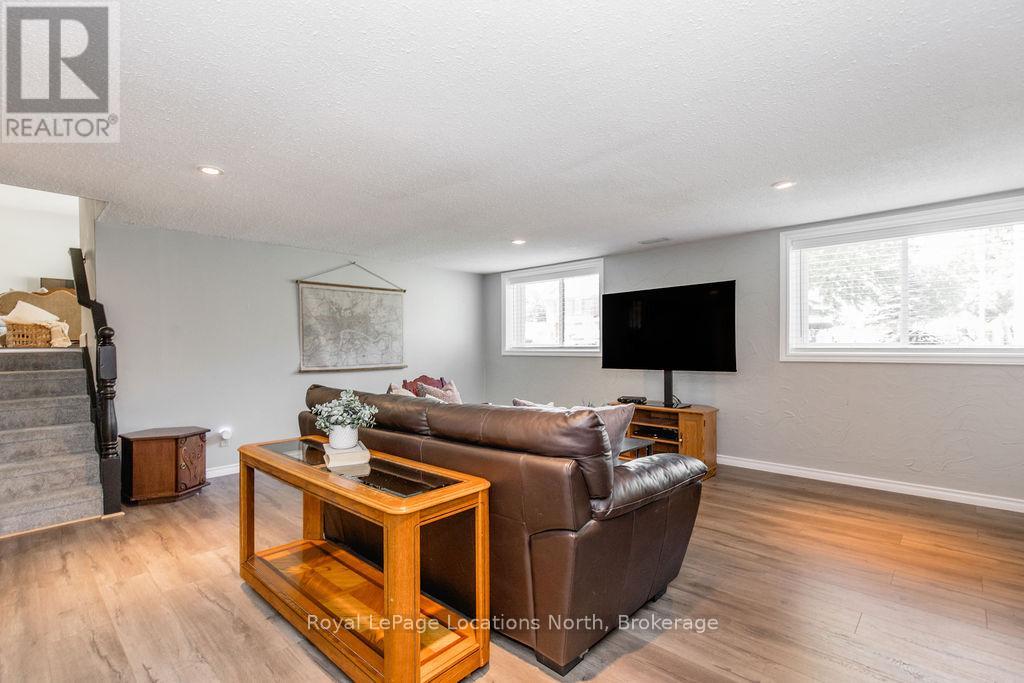 286 Sixth Street, Collingwood, Ontario  L9Y 1Z5 - Photo 35 - S12228315